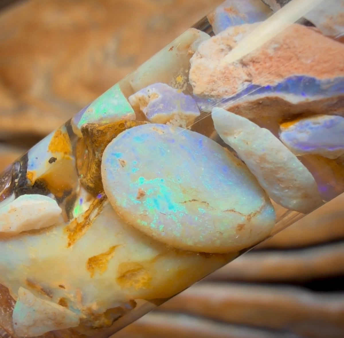 38,7 carats - Flacon d'opale brute australienne mélangée