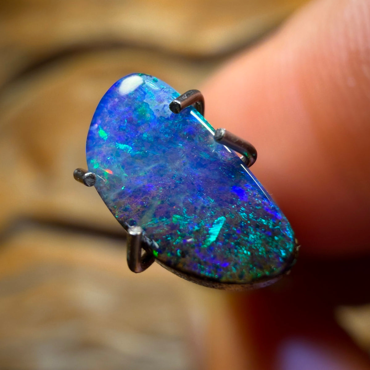 🔨 AUCTION 🔨 0.65cts - Australian Boulder Seam Opal