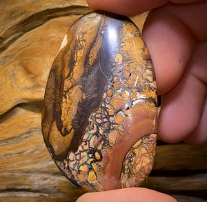 138.6cts - Large Tribal Queensland Boulder Opal