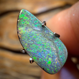 1.7cts - Queensland Boulder Seam Opal. Australian Opal