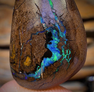 22.3cts - “Donna”Queensland Boulder Seam Opal Picture Stone