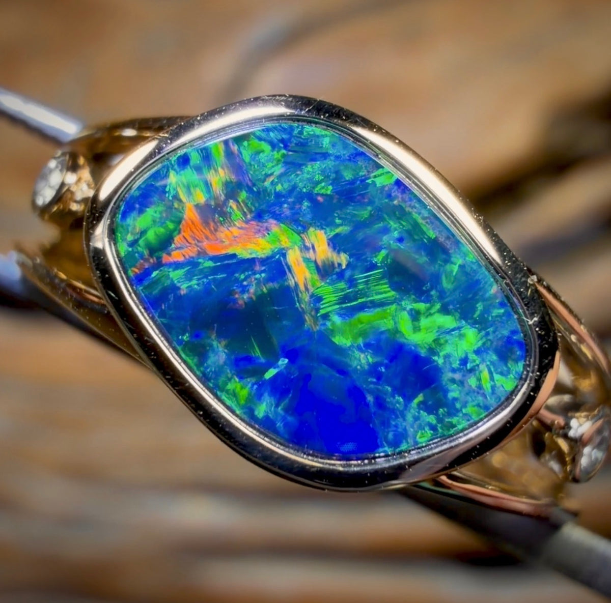 Bague double en or 14 carats et opale boulder du Queensland