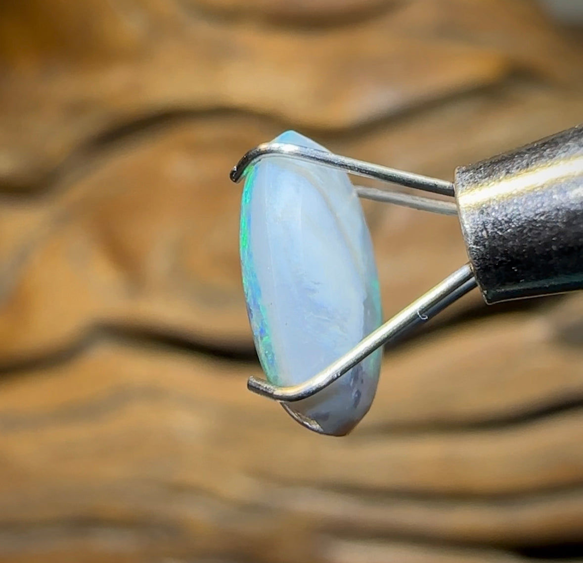 1.6cts - Australian Black Opal from Lightning Ridge - Opal Whisperers