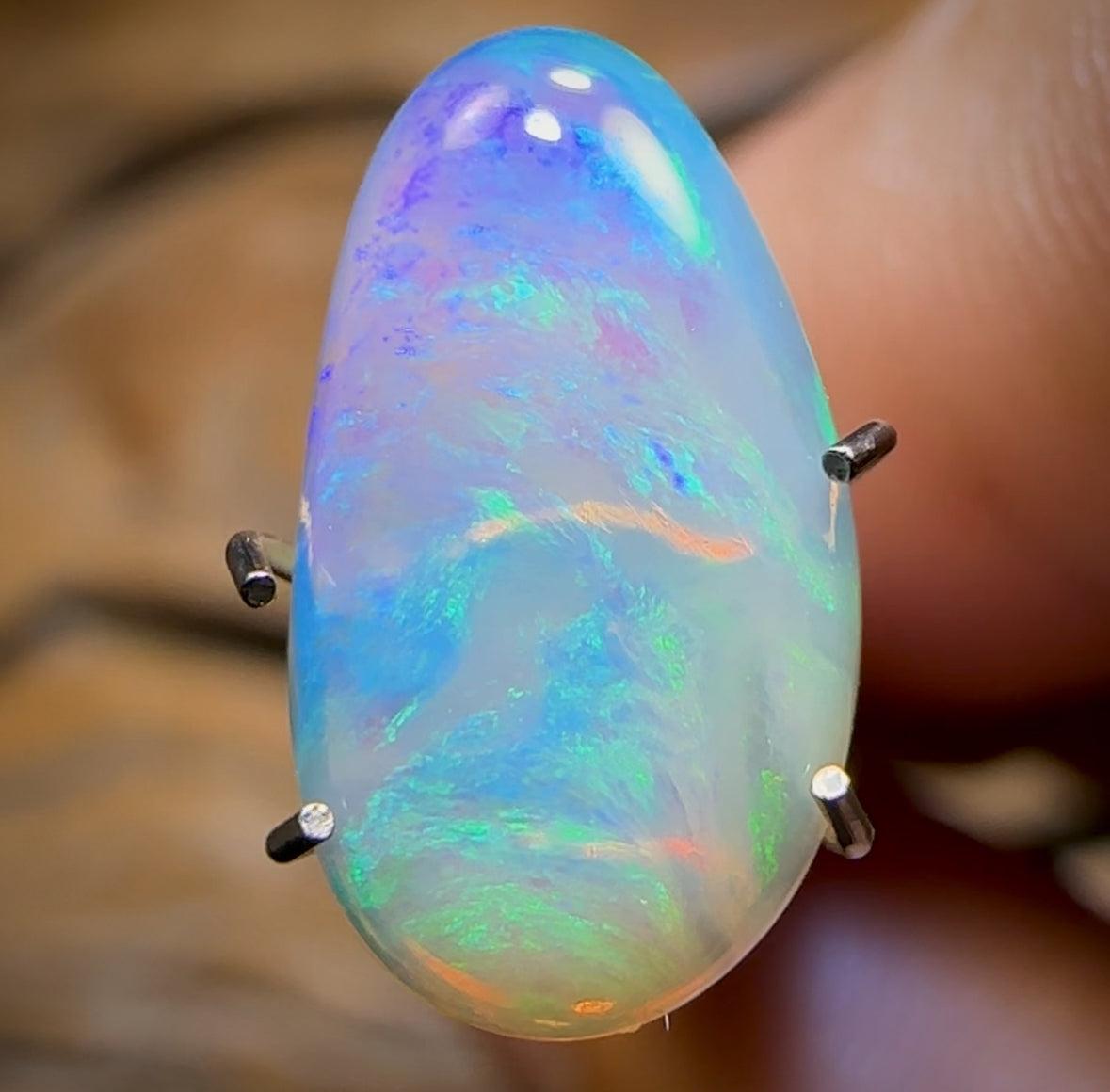 1.75cts - Lightning Ridge Crystal Opal