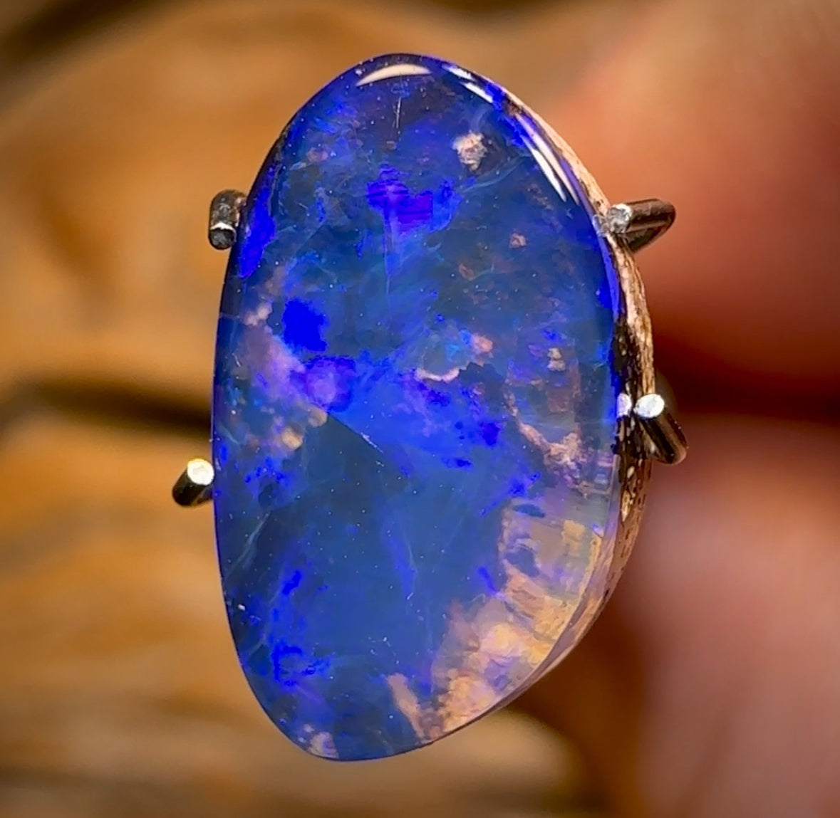 Auktion lose 1,85 cts – massiver australischer Boulder-Pfeifenopal