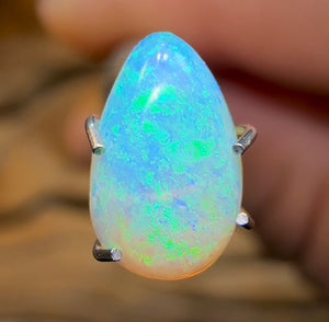 0.8cts - Lightning Ridge Crystal Opal