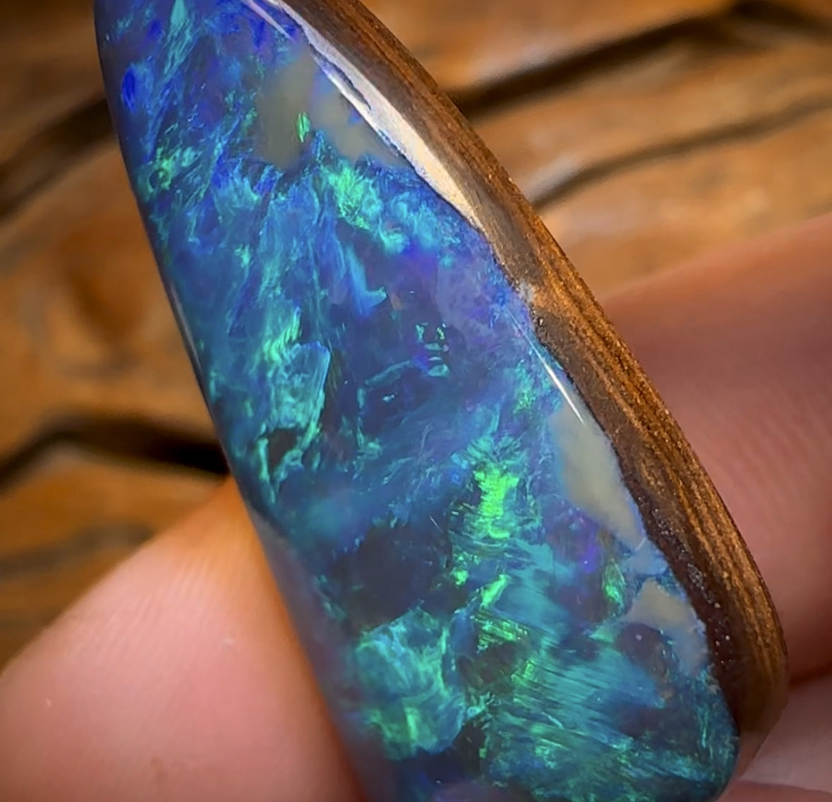 43.3cts - TOP GEM Queensland Boulder Seam Opal. Heritage Collection
