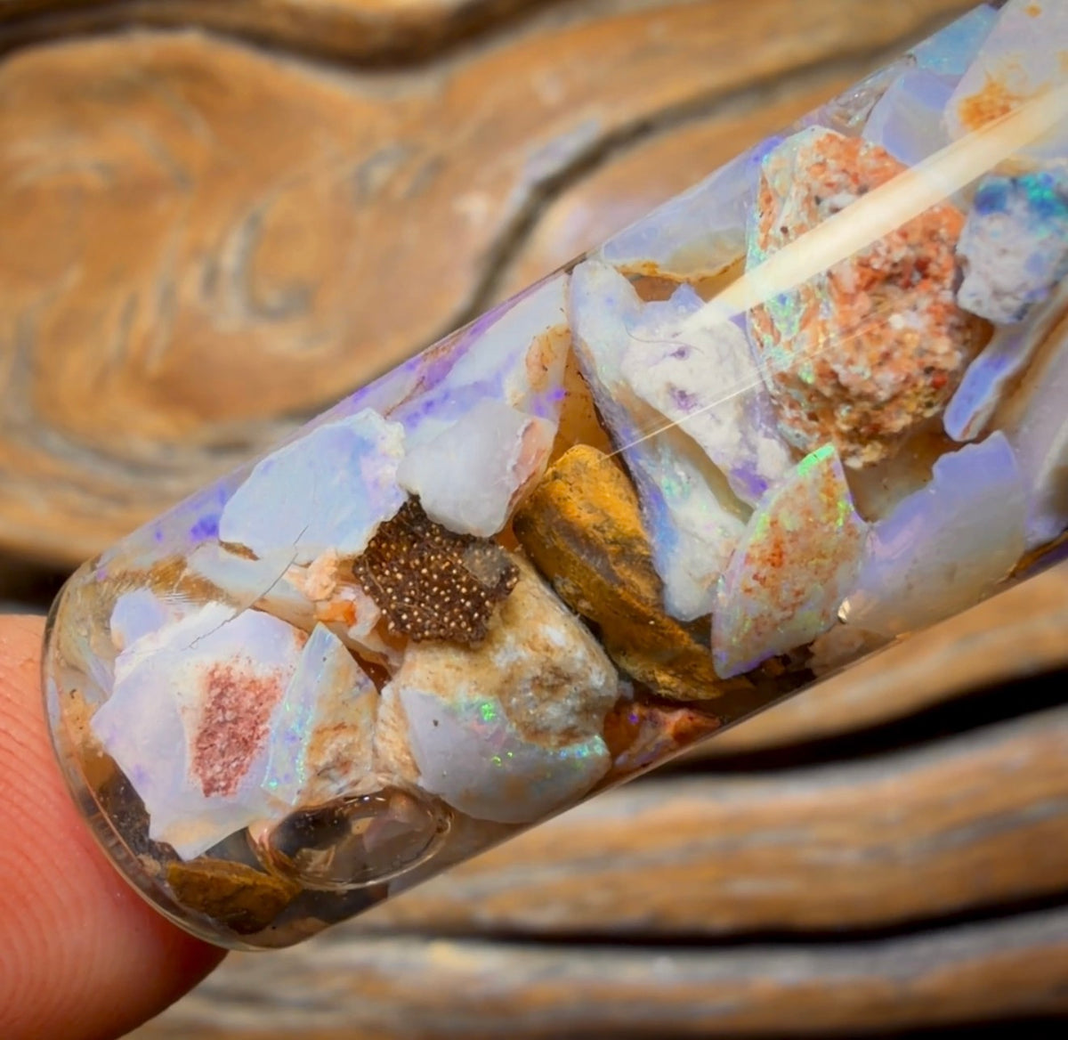 36,5 ct – Opalfläschchen aus Lightning Ridge