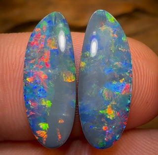 4,9 carats - Magnifique paire de doublets d'opale boulder australienne