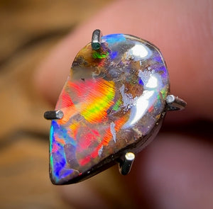 1.15cts - Queensland Boulder Seam Opal from Winton Wow! Chemical Fire Double Sided