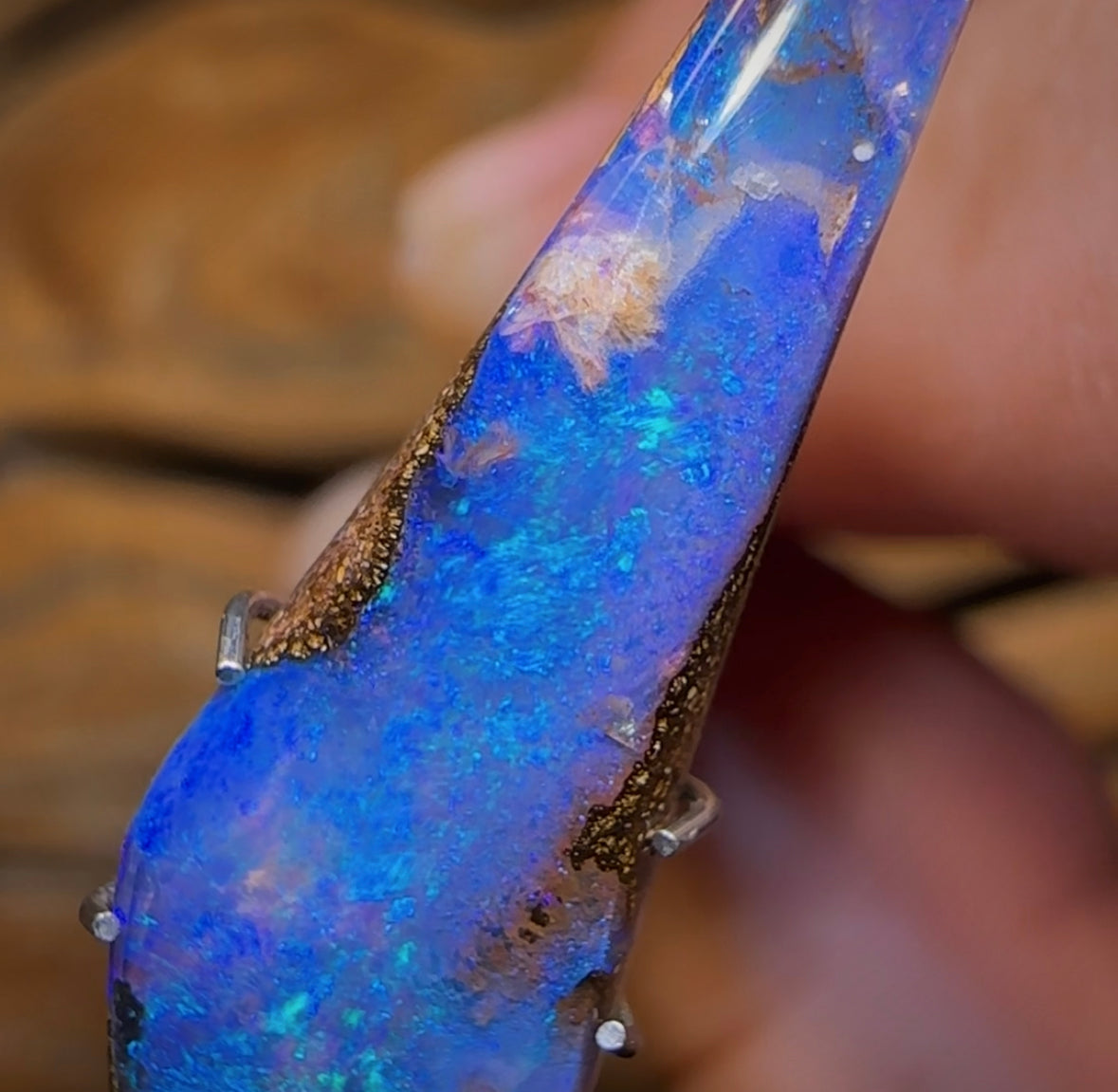 6.85cts - Australian Boulder Seam Opal