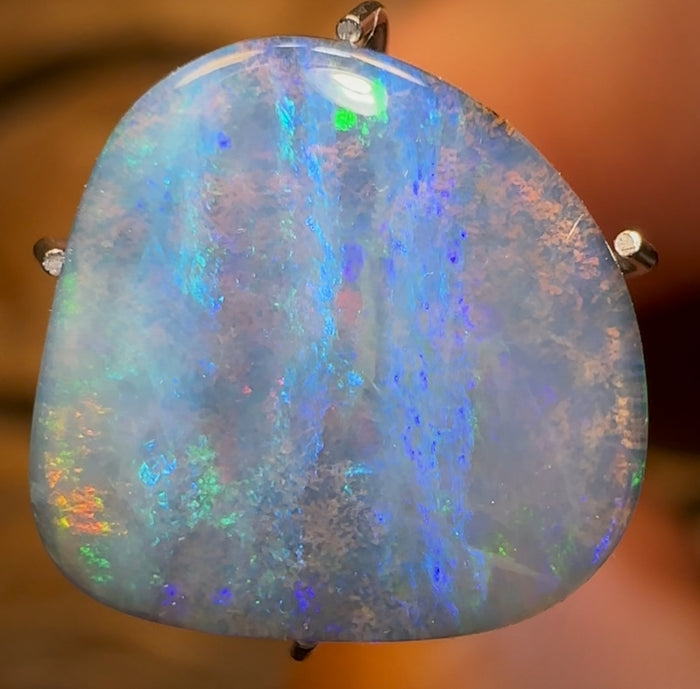 3,9 ct – „Wasserfall“ Queensland Boulder Seam Opal