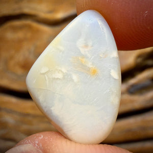 7.9cts - South Australian White Opal