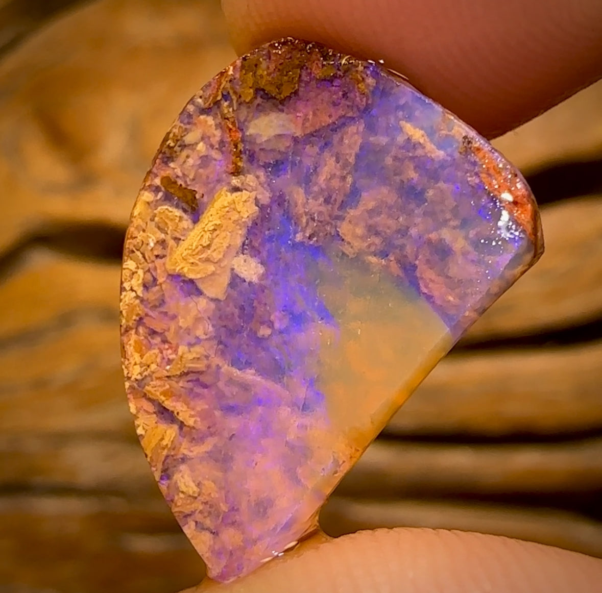 11.3cts - Boulder Pipe Opal Rub. Australian Opal