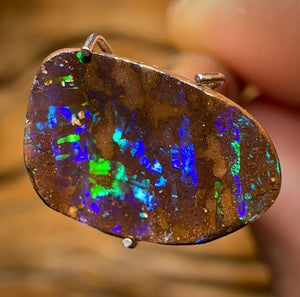 Auction Fall-Through = Your Gain! 🔥 Now More Than 50% Off RRP 🚨 2.85cts - Queensland Boulder Seam Opal