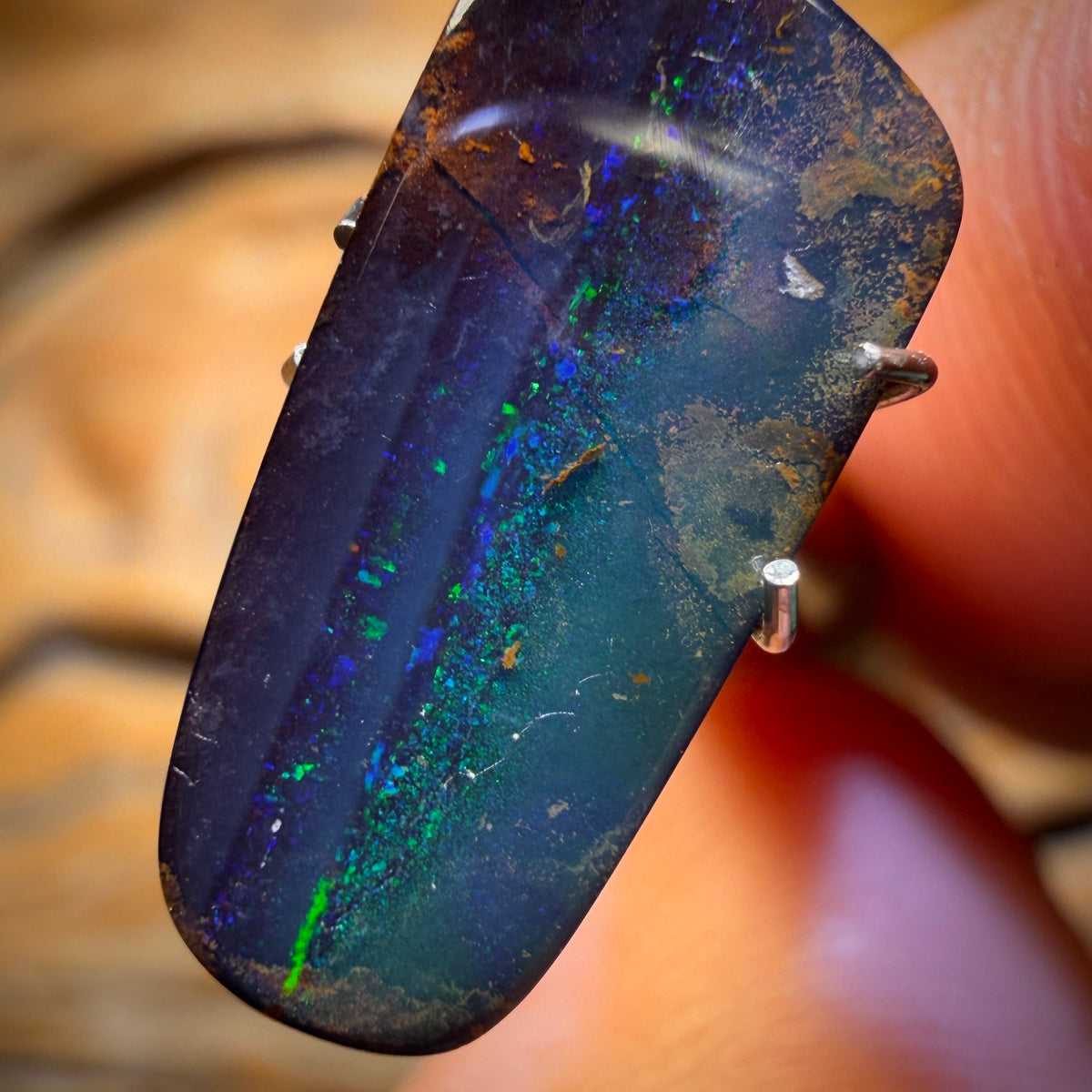 3.4cts - Queensland Boulder Seam Opal from Winton