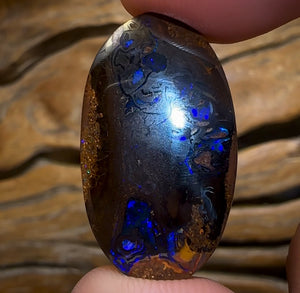 23.1cts - Koroit Nut Partial Crystal Centre