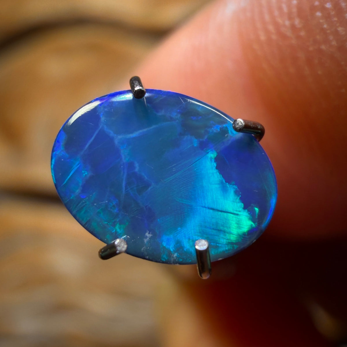 0.8cts - Australian Boulder Opal Doublet