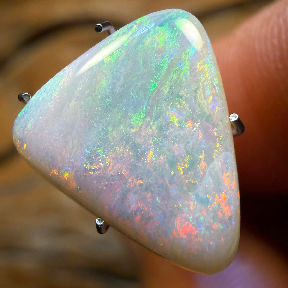 2.9cts - South Australian White Opal from Coober Pedy