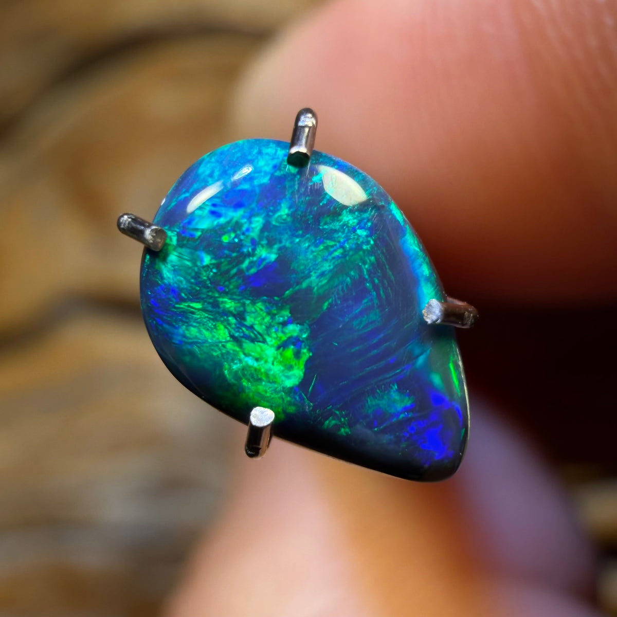 0.75cts -Lightning Ridge Black Opal