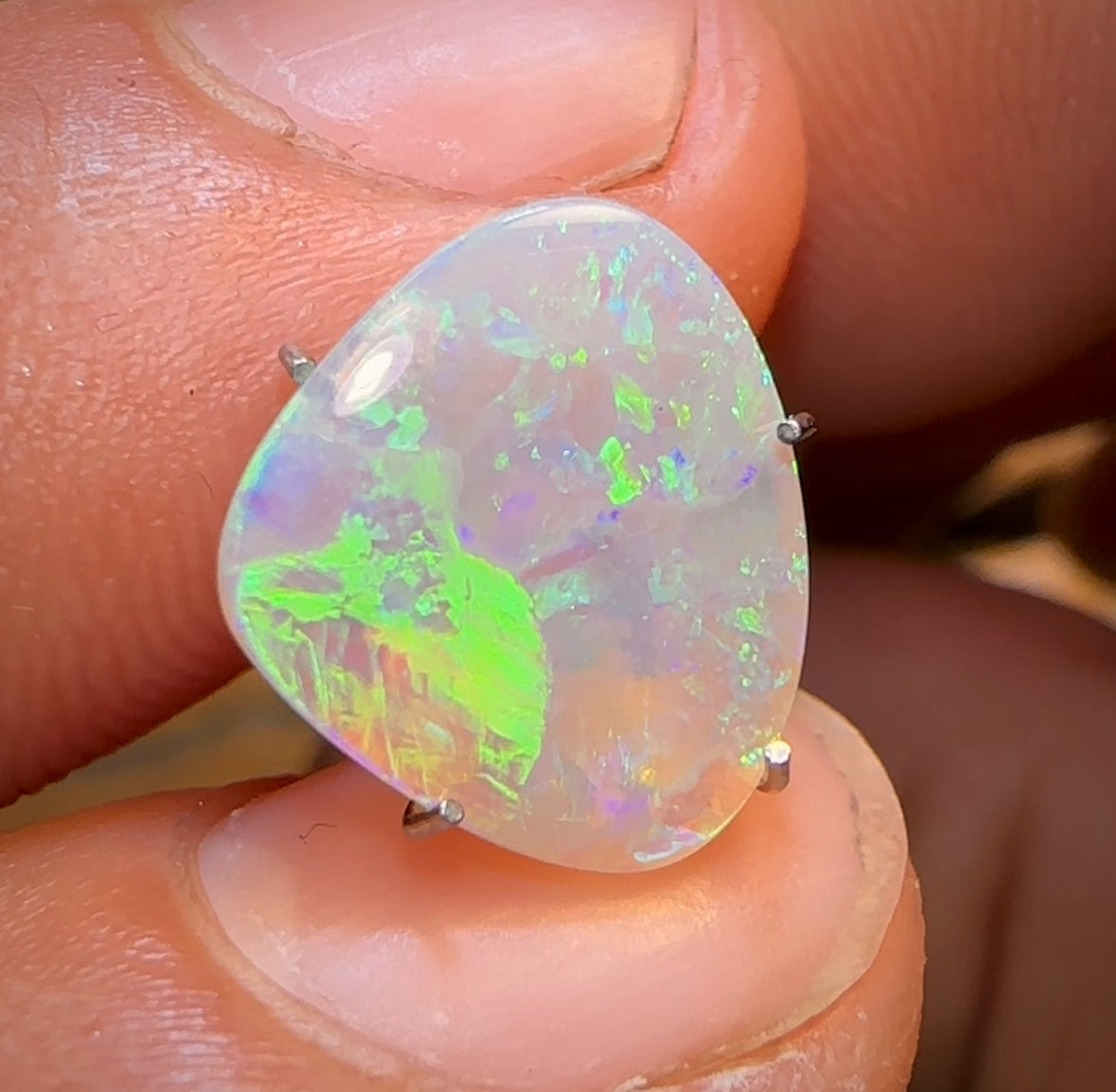 2.1cts - Lightning Ridge Crystal Opal Bargain