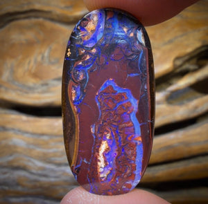 22.5cts - Tribal Australian Boulder Opal. Double Sided