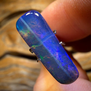 Bargain Card! 4.9cts - Queensland Boulder Seam Opal. Australian Opal