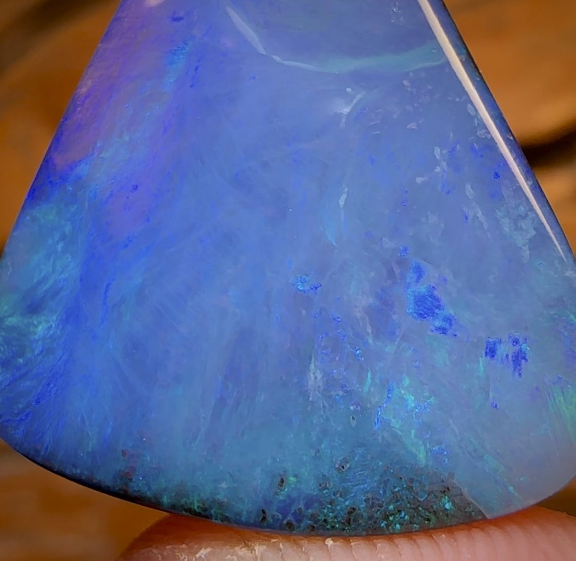 28.8cts - Queensland Boulder Seam Opal. Clean Full Face!
