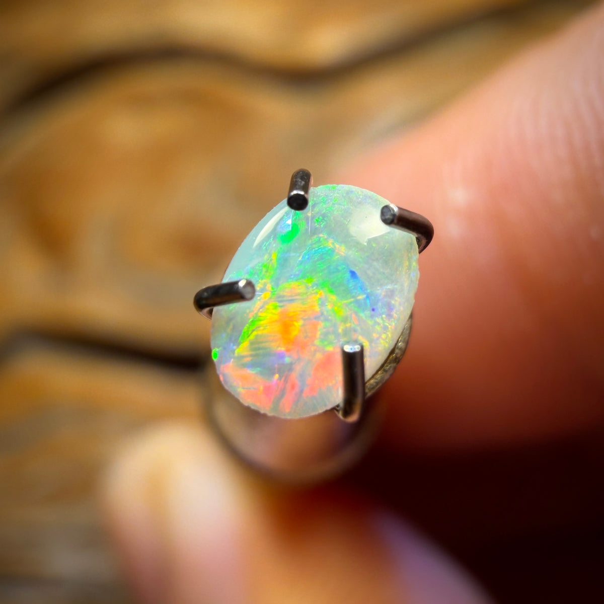 0.1cts - Südaustralischer weißer Opal aus Coober Pedy