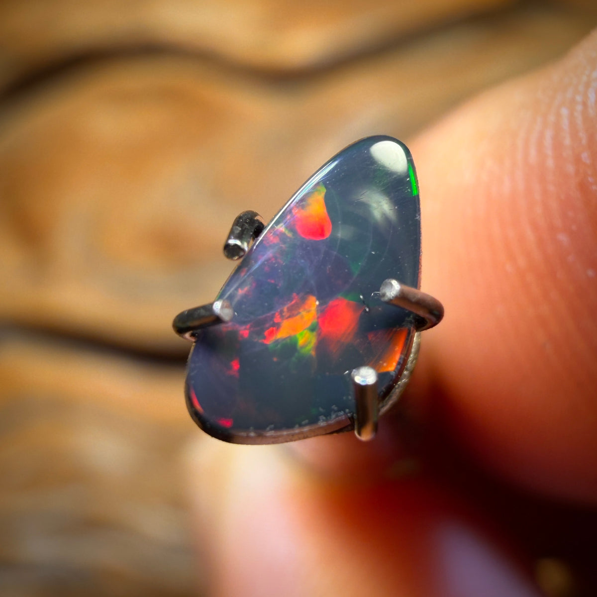 🔨 AUCTION 🔨 0.45cts - Top Red on Black Lightning Ridge Opal Doublet