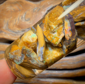 121,8 ct – Phiole mit Yowah-Nussopal-Rohstein und fossilem Opal