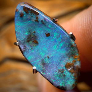 30% Off 2.3cts - Australian Boulder Seam Opal. Reef Pattern