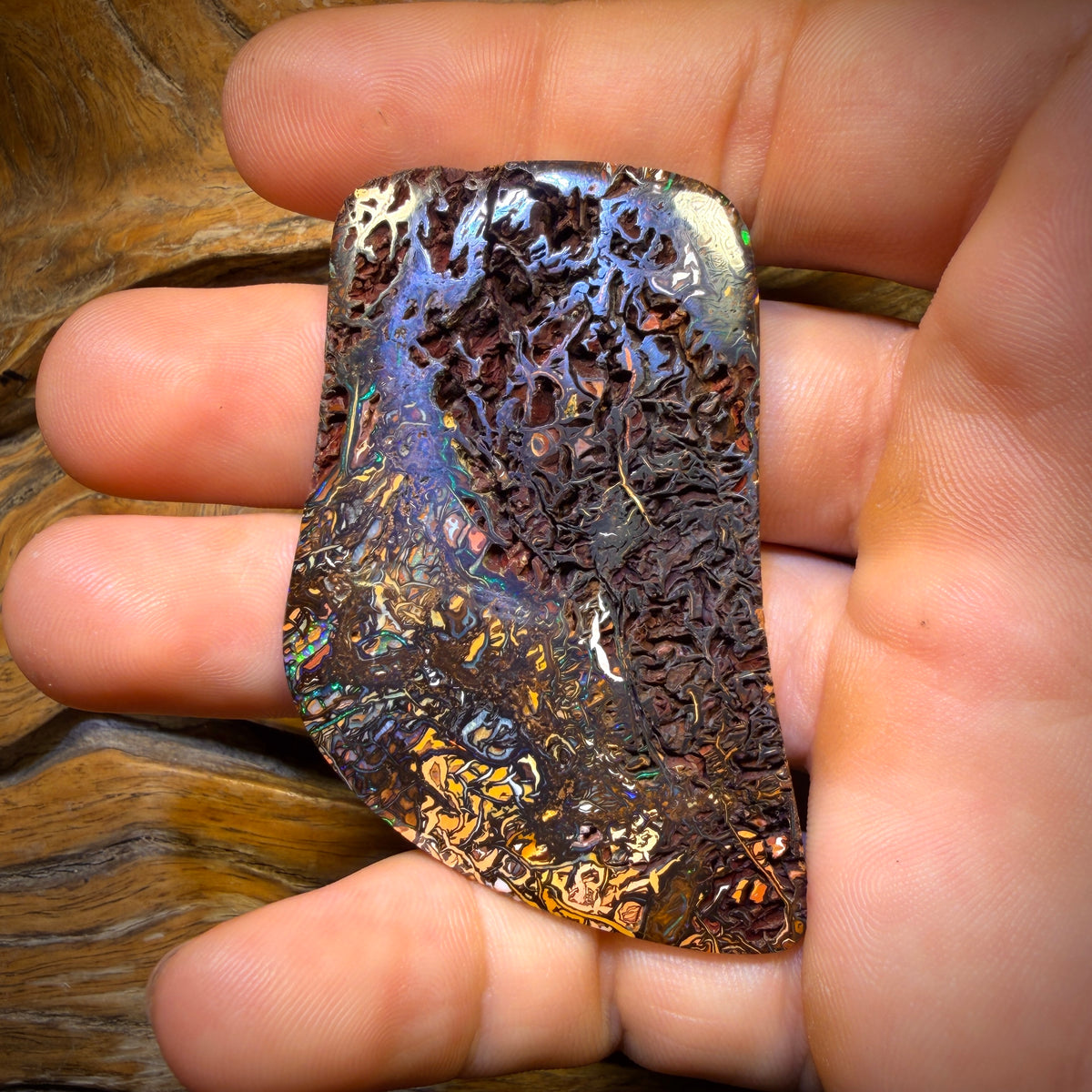 153,7 cts - Grande opale boulder tribale australienne de Koroit