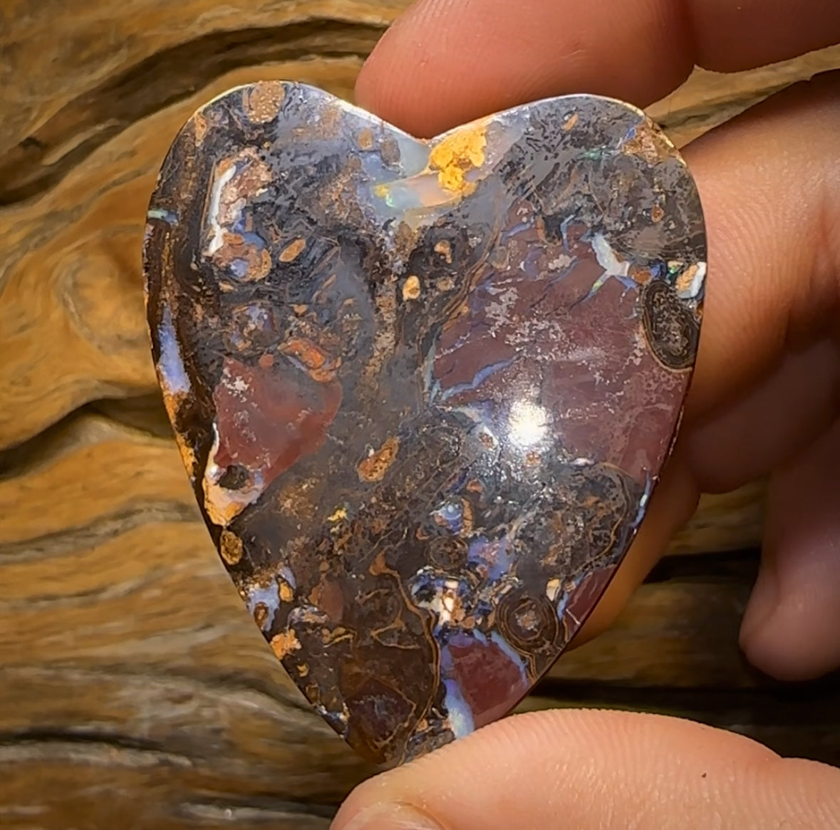 146.8cts - HEART SHAPED Australian Boulder Opal from Yowah
