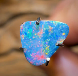 0.6cts - Lightning Ridge Black Opal Doublet. 35+ Yr Old School