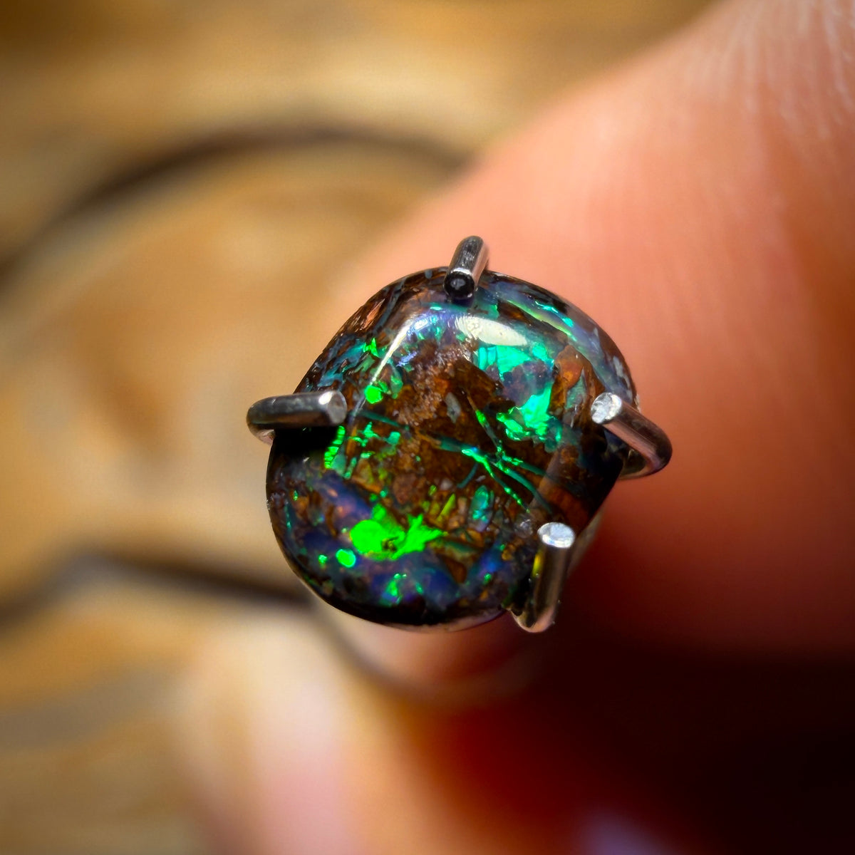 0.4 Karat - Australischer Boulder-Opal aus Yowah