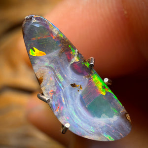 1.9cts - Wow Picture Stone Queensland Boulder Seam Opal. Australian Opal