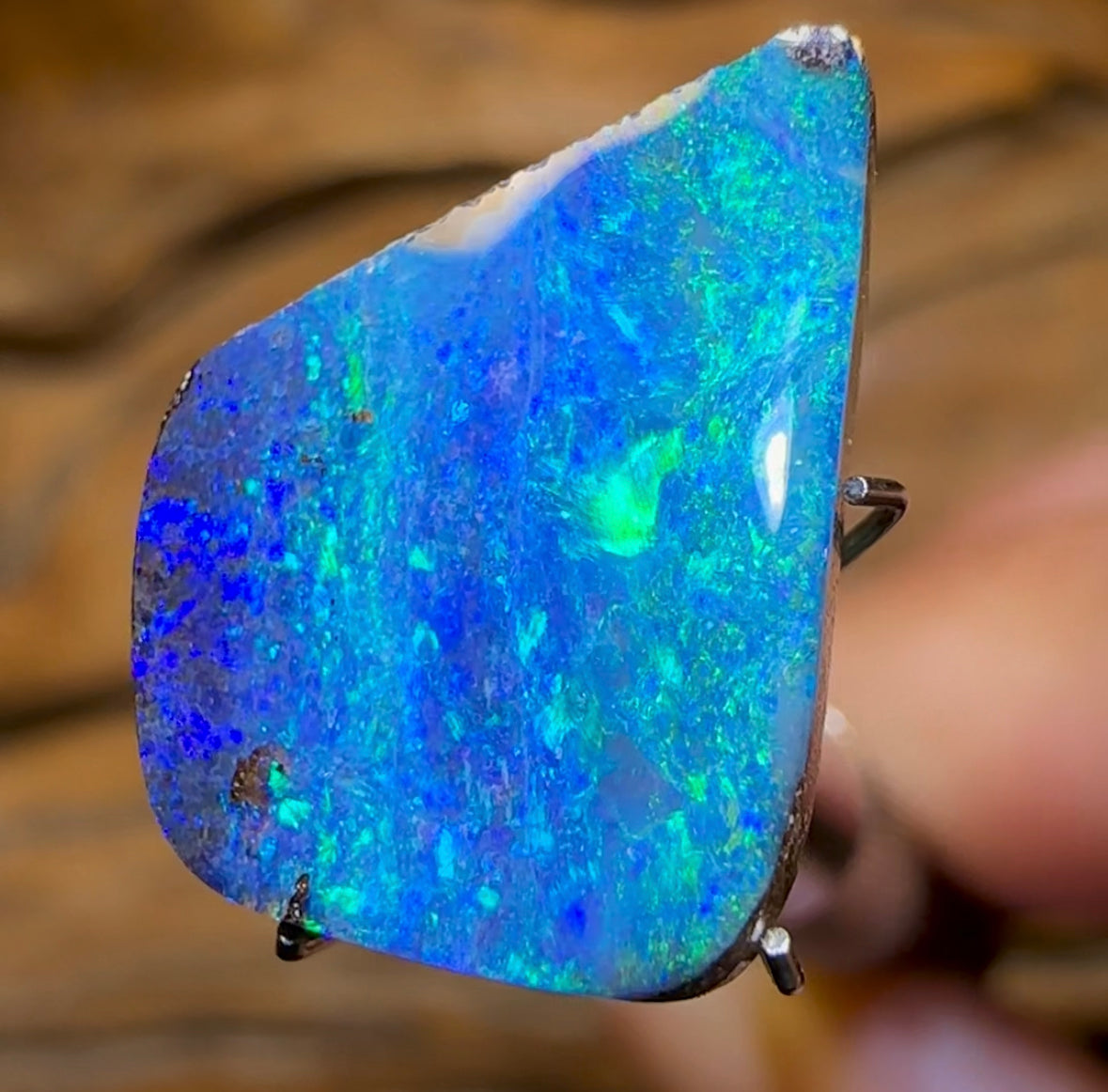 6.85cts - Australian Boulder Seam Opal. Full face - Opal Whisperers