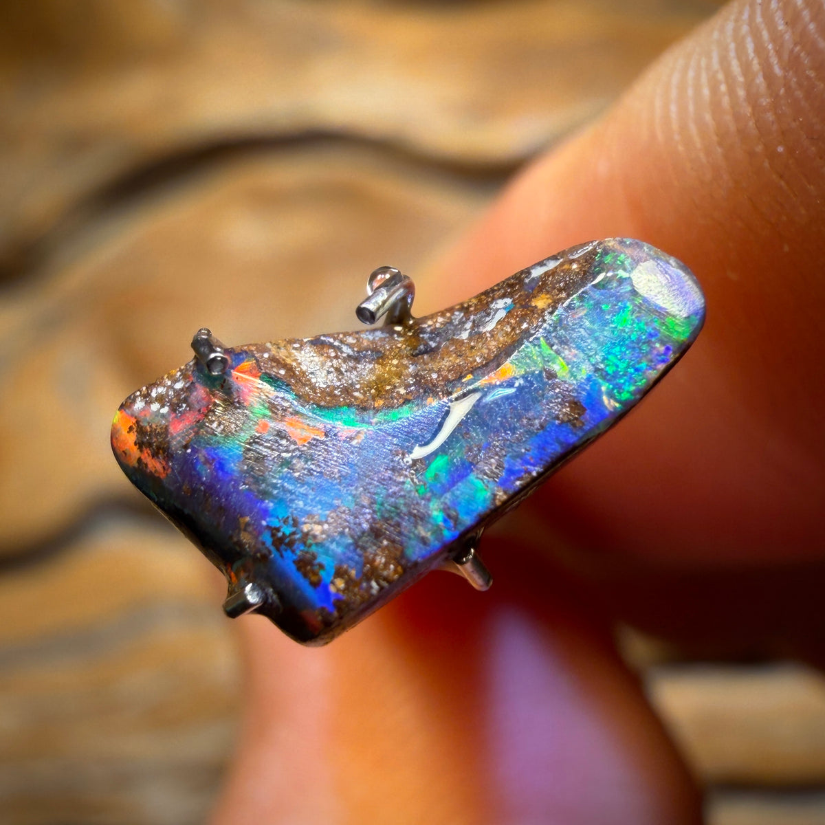 🔨 AUCTION 🔨 1.9cts - Queensland Boulder Seam Opal Rub Red Fire