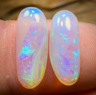 3,75 ct – Paar Kristallopale aus Lightning Ridge