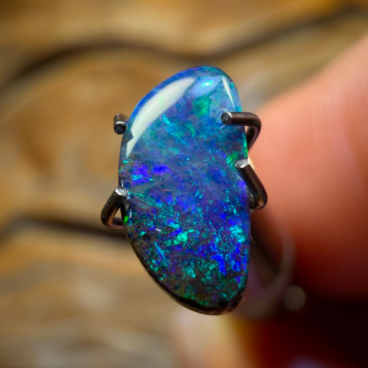 🔨 AUCTION 🔨 0.65cts - Australian Boulder Seam Opal