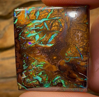 Opale boulder tribale double face du Queensland (47,7 carats). Opale australienne. - Régulier