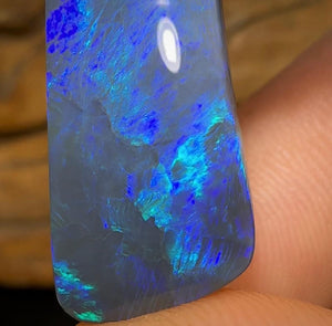 14.7cts - Lightning Ridge Black Opal - Opal Whisperers