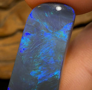 14.7cts - Lightning Ridge Black Opal - Opal Whisperers