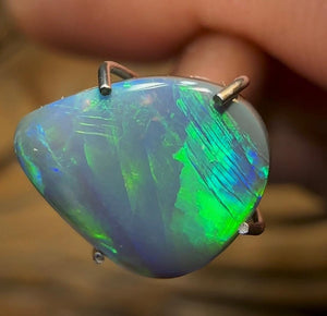 1.9cts - Solid Lightning Ridge Black Opal - Opal Whisperers