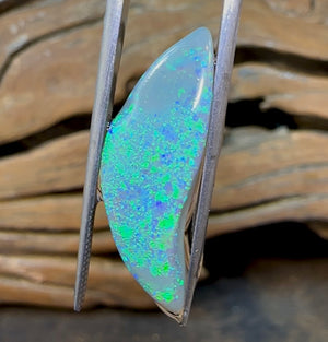 6.6cts - Black opal rub Lightning Ridge - Opalwhisperers