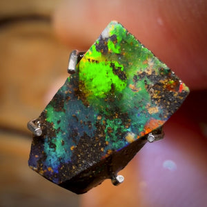1.4cts - Queensland Boulder Seam Opal Rub