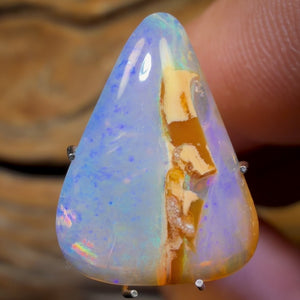 Opale boulder australienne massive de 4,25 ct