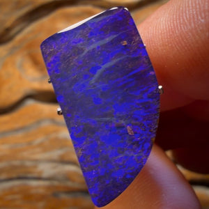 13.1cts - Top Australian Boulder Seam Opal from Winton