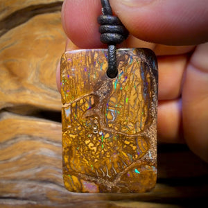 Collier en opale boulder du Queensland, style tribal, 31 x 21 mm
